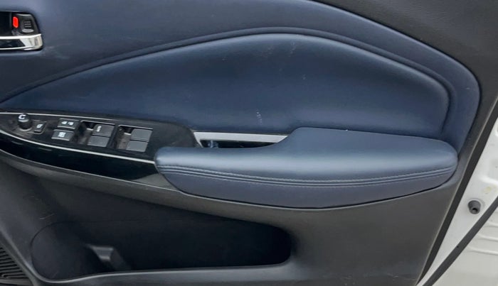 2022 Maruti Baleno ALPHA 1.2 AGS, Petrol, Automatic, 30,642 km, Driver Side Door Panels Control