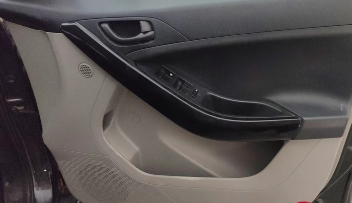 2019 Tata NEXON KRAZ PLUS AMT PETROL, CNG, Automatic, 94,904 km, Driver Side Door Panels Control