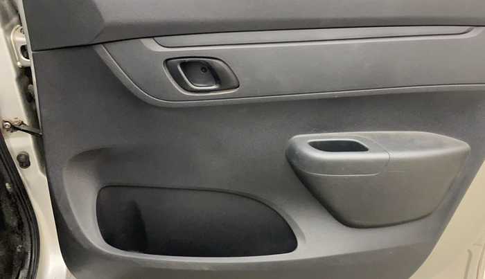 2016 Renault Kwid RXT 1.0, Petrol, Manual, 62,552 km, Driver Side Door Panels Control