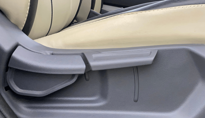 2020 Hyundai GRAND I10 NIOS SPORTZ 1.2 KAPPA VTVT, Petrol, Manual, 34,573 km, Driver Side Adjustment Panel