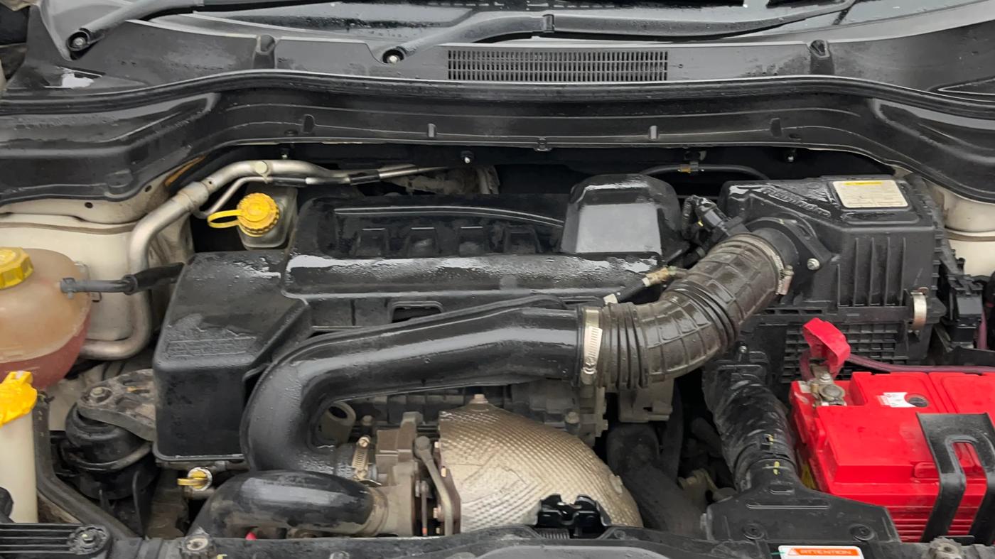 2019 Mahindra XUV300 W8 1.5 DIESEL, Diesel, Manual, 88,495 km, Engine View