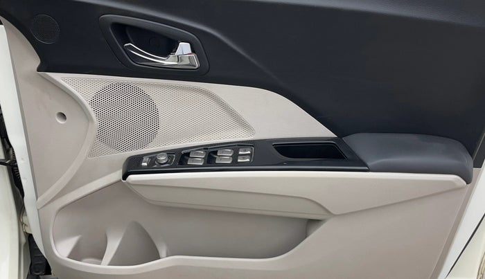 2019 Mahindra XUV300 W8 1.5 DIESEL, Diesel, Manual, 88,401 km, Driver Side Door Panels Control