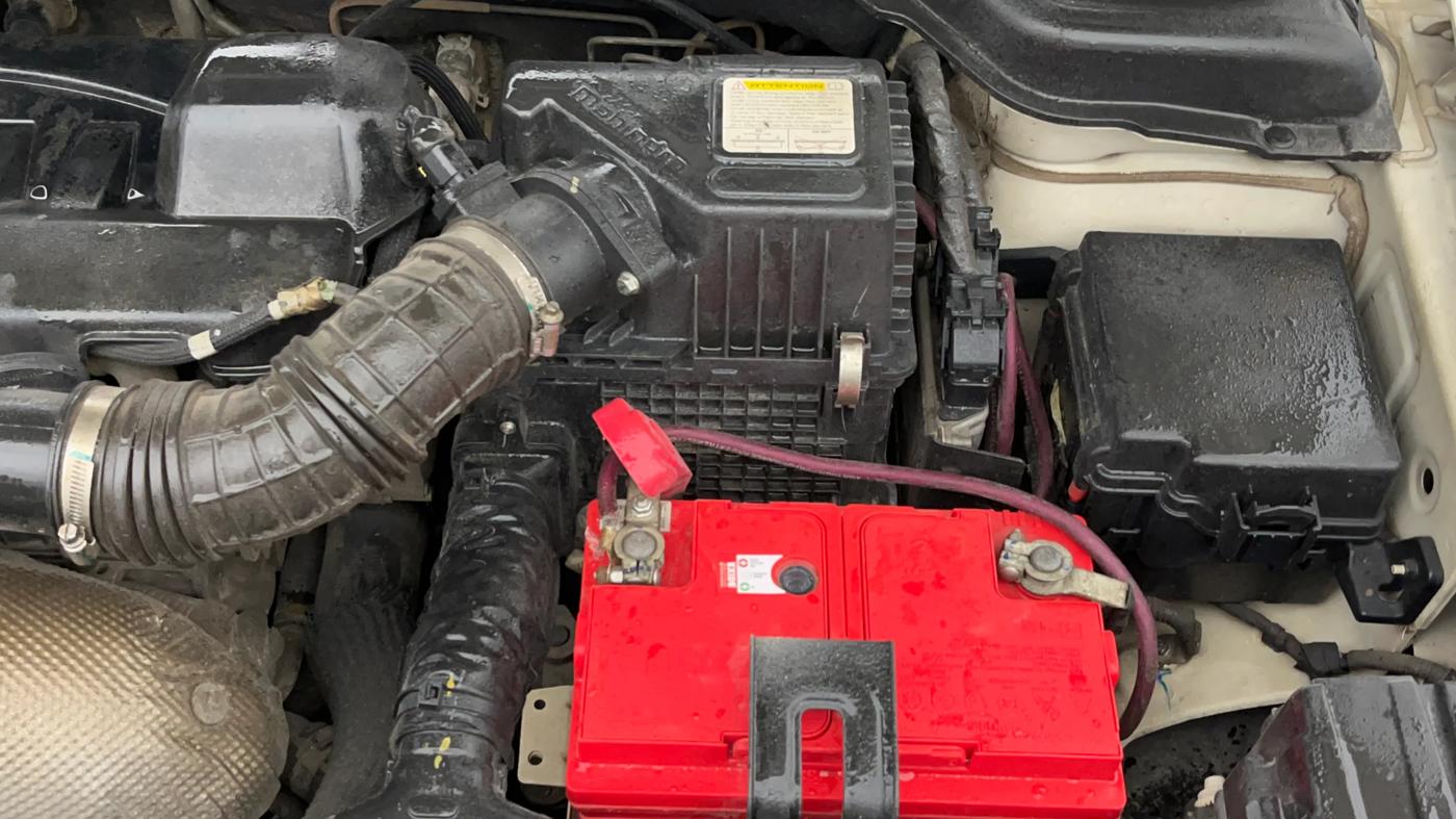 2019 Mahindra XUV300 W8 1.5 DIESEL, Diesel, Manual, 88,495 km, Engine View - Left