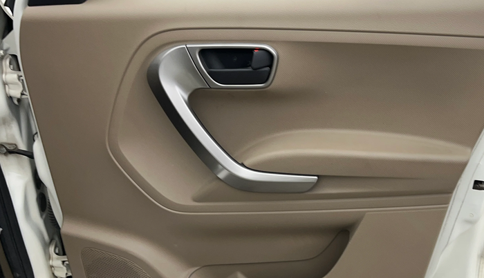 2023 Mahindra BOLERO NEO N10 R, Diesel, Manual, 70,777 km, Driver Side Door Panels Control