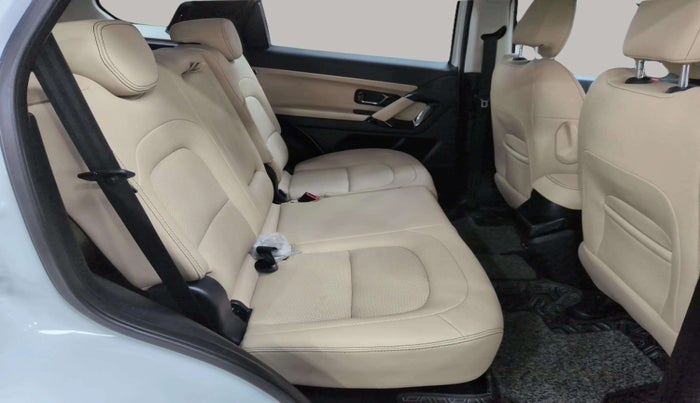 2022 Tata Safari XZA PLUS ADVENTURE, Diesel, Automatic, 16,744 km, Right Side Rear Door Cabin