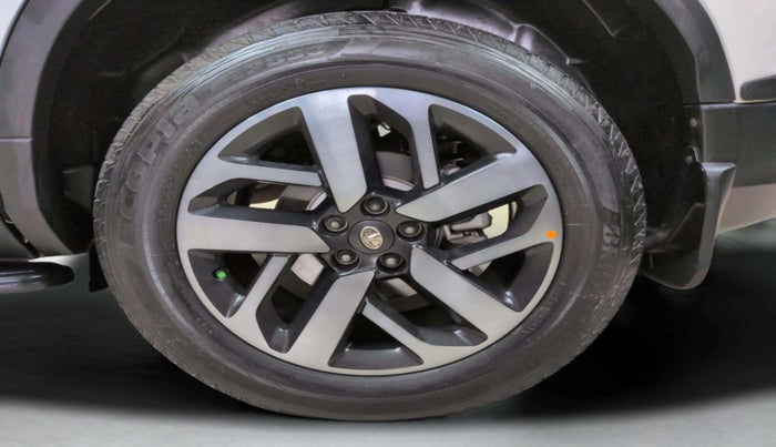 2022 Tata Safari XZA PLUS ADVENTURE, Diesel, Automatic, 16,744 km, Left Rear Wheel