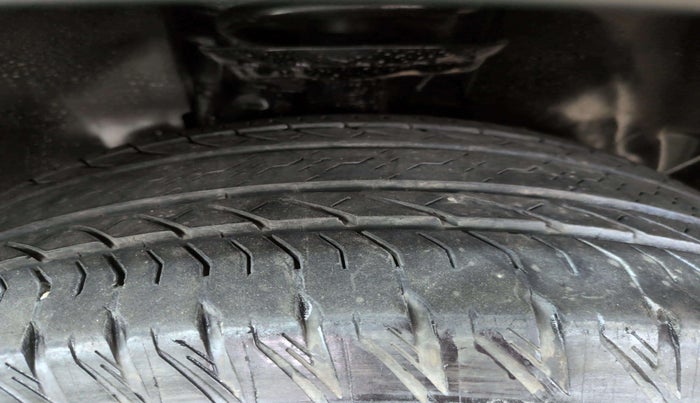 2022 Tata Safari XZA PLUS ADVENTURE, Diesel, Automatic, 16,744 km, Right Rear Tyre Tread