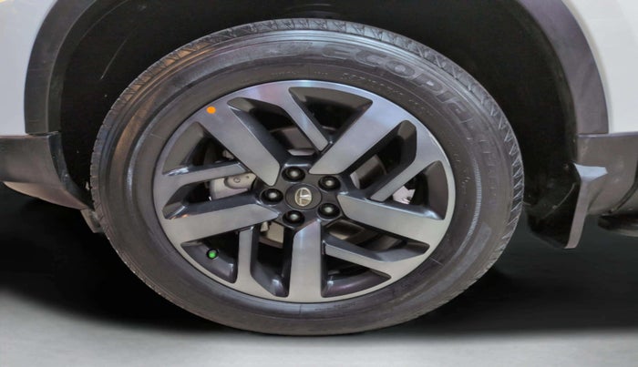 2022 Tata Safari XZA PLUS ADVENTURE, Diesel, Automatic, 16,744 km, Left Front Wheel