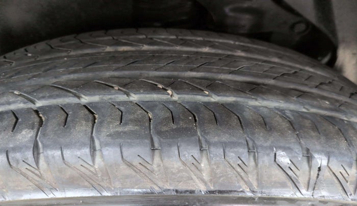 2022 Tata Safari XZA PLUS ADVENTURE, Diesel, Automatic, 16,744 km, Right Front Tyre Tread