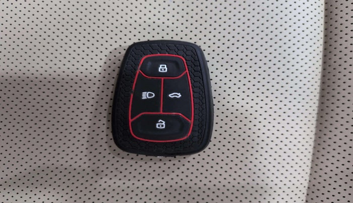 2022 Tata Safari XZA PLUS ADVENTURE, Diesel, Automatic, 16,744 km, Key Close Up