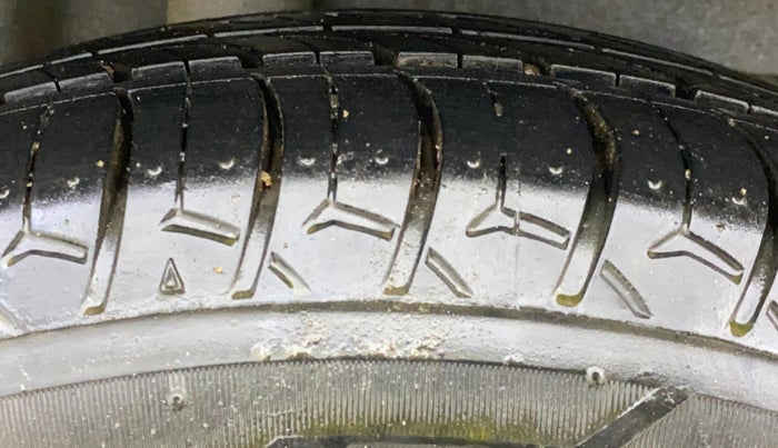 2018 Ford New Figo TITANIUM1.5 DIESEL, Diesel, Manual, 51,350 km, Right Rear Tyre Tread