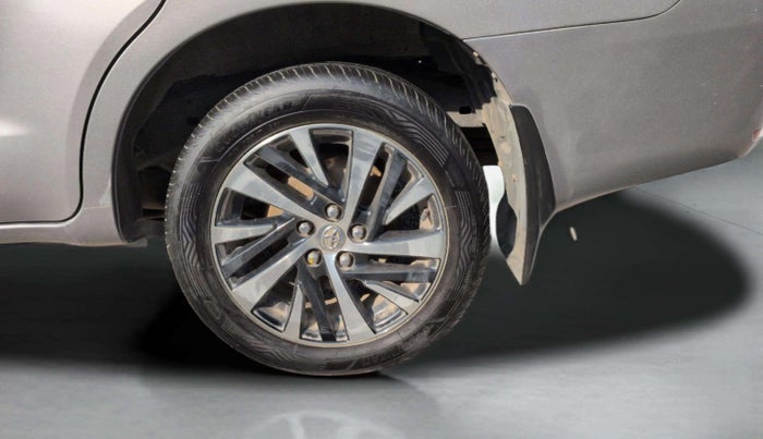 2020 Toyota Innova Crysta 2.4 ZX AT 7 STR, Diesel, Automatic, 95,785 km, Left Rear Wheel