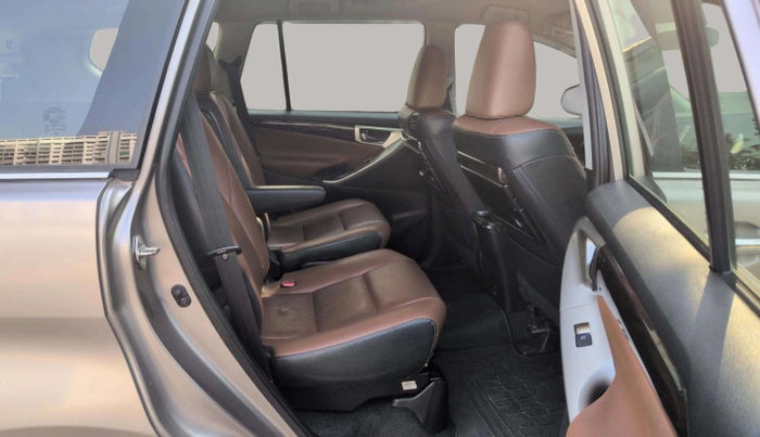 2020 Toyota Innova Crysta 2.4 ZX AT 7 STR, Diesel, Automatic, 95,785 km, Right Side Rear Door Cabin