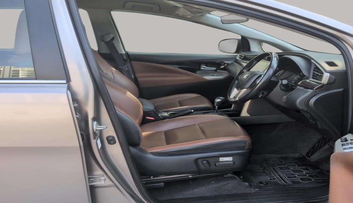 2020 Toyota Innova Crysta 2.4 ZX AT 7 STR, Diesel, Automatic, 95,785 km, Right Side Front Door Cabin