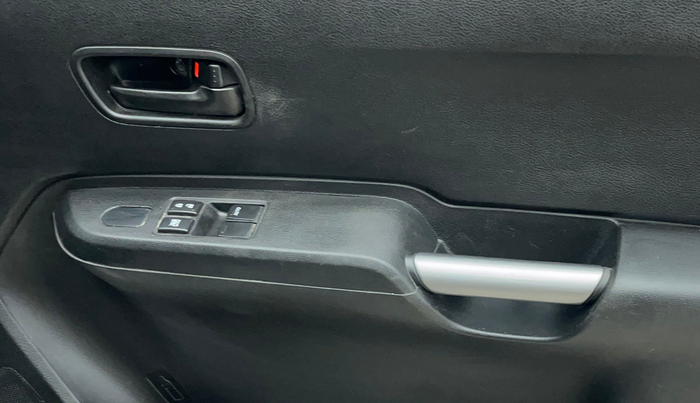 2022 Maruti IGNIS SIGMA 1.2, Petrol, Manual, 36,396 km, Driver Side Door Panels Control