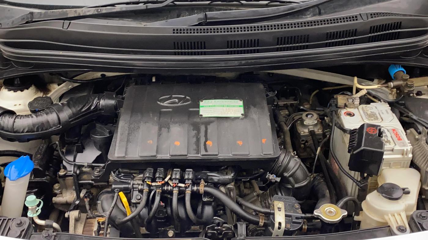 2017 Hyundai Xcent SX 1.2, CNG, Manual, 78,345 km, Engine View