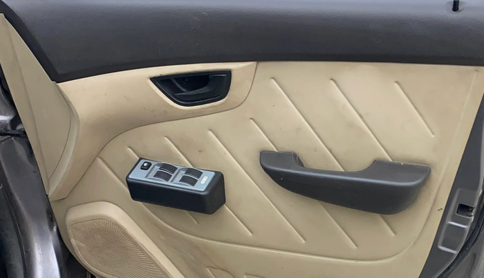 2014 Hyundai Eon D-LITE, Petrol, Manual, 59,177 km, Driver Side Door Panels Control