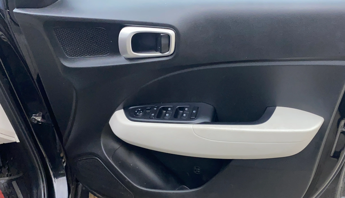 2023 Hyundai VENUE S (O) 1.0 Turbo Petrol DCT, Petrol, Automatic, 15,976 km, Driver Side Door Panels Control