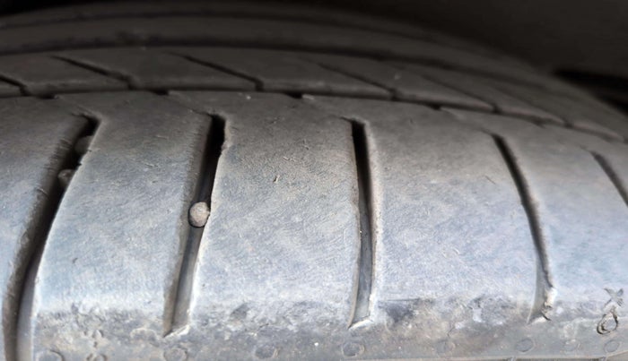 2016 Mercedes Benz E Class E 250 CDI Avantgarde, Diesel, Automatic, 62,468 km, Left Front Tyre Tread