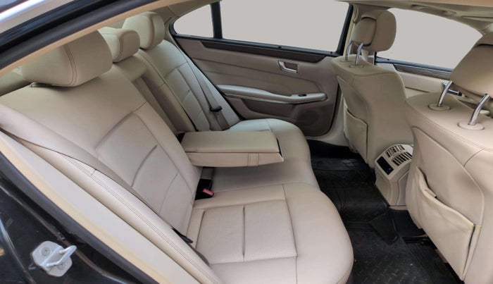 2016 Mercedes Benz E Class E 250 CDI Avantgarde, Diesel, Automatic, 62,468 km, Right Side Rear Door Cabin