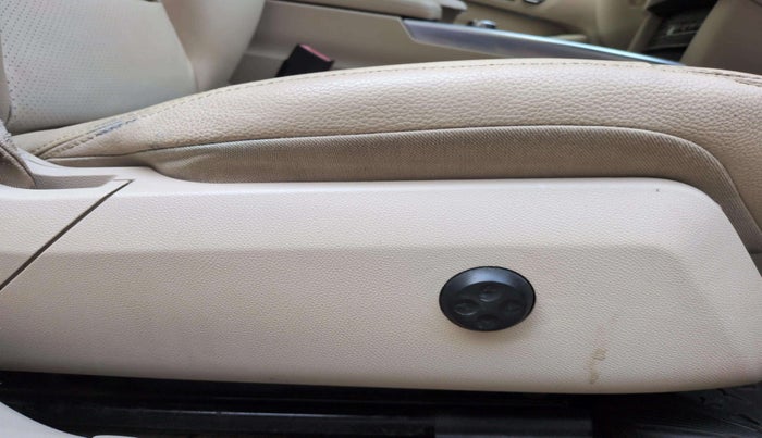 2016 Mercedes Benz E Class E 250 CDI Avantgarde, Diesel, Automatic, 62,468 km, Driver Side Adjustment Panel