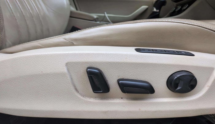 2017 Skoda Superb STYLE 1.8 TSI AT, Petrol, Automatic, 59,623 km, Driver Side Adjustment Panel