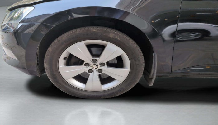 2017 Skoda Superb STYLE 1.8 TSI AT, Petrol, Automatic, 59,623 km, Left Front Wheel