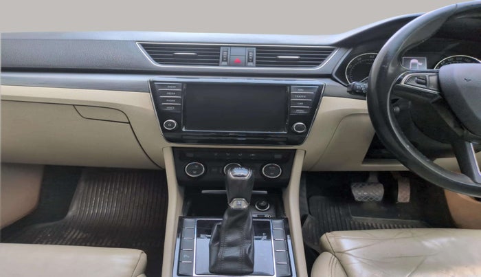 2017 Skoda Superb STYLE 1.8 TSI AT, Petrol, Automatic, 59,623 km, Air Conditioner