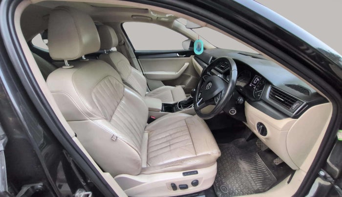 2017 Skoda Superb STYLE 1.8 TSI AT, Petrol, Automatic, 59,623 km, Right Side Front Door Cabin