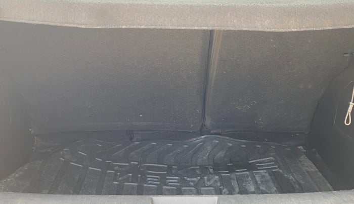 2022 Nissan MAGNITE XV TURBO CVT, Petrol, Automatic, 27,479 km, Boot Inside