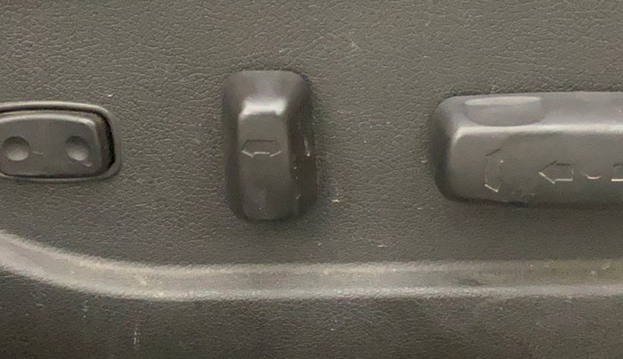 2013 Hyundai New Elantra 1.8 SX MT VTVT, Petrol, Manual, 34,857 km, Driver Side Adjustment Panel