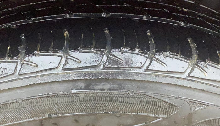 2021 Volkswagen Vento HIGHLINE 1.0L TSI AT, Petrol, Automatic, 69,564 km, Left Rear Tyre Tread