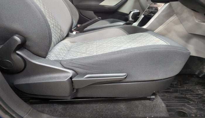 2023 Volkswagen TAIGUN HIGHLINE 1.0 TSI AT, Petrol, Automatic, 17,220 km, Driver Side Adjustment Panel