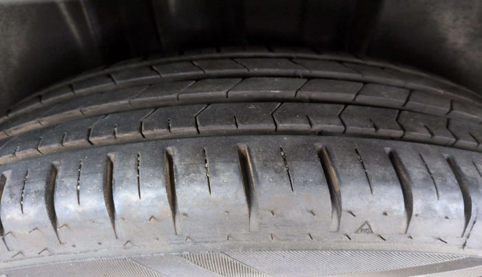 2023 Volkswagen TAIGUN HIGHLINE 1.0 TSI AT, Petrol, Automatic, 17,220 km, Right Rear Tyre Tread