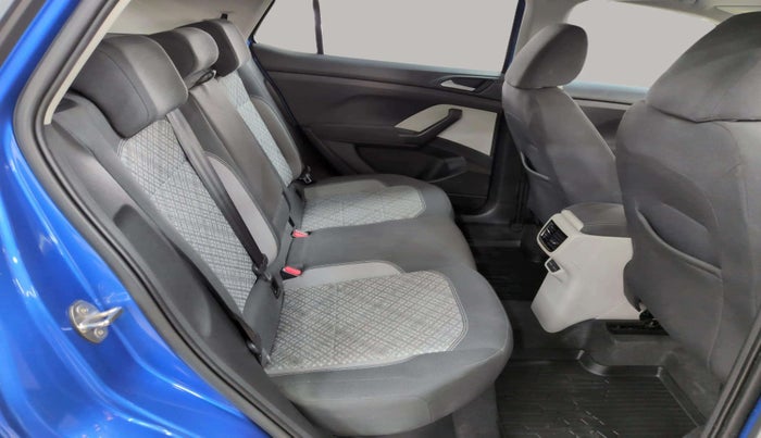 2023 Volkswagen TAIGUN HIGHLINE 1.0 TSI AT, Petrol, Automatic, 17,220 km, Right Side Rear Door Cabin