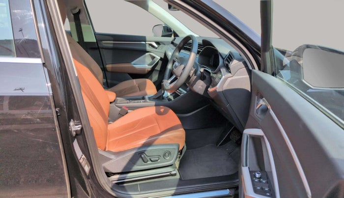 2024 Audi Q3 PREMIUM PLUS 40 TFSI, Petrol, Automatic, 10,737 km, Right Side Front Door Cabin