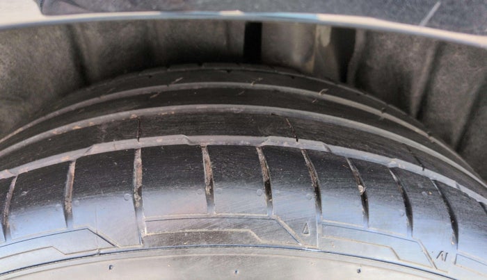 2024 Audi Q3 PREMIUM PLUS 40 TFSI, Petrol, Automatic, 10,737 km, Left Rear Tyre Tread