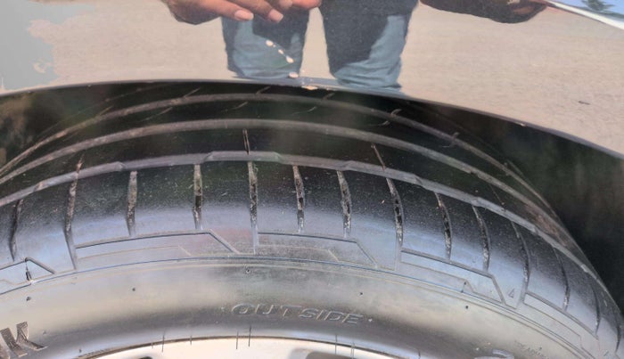 2024 Audi Q3 PREMIUM PLUS 40 TFSI, Petrol, Automatic, 10,737 km, Right Front Tyre Tread