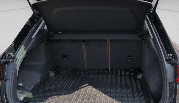 2024 Audi Q3 PREMIUM PLUS 40 TFSI, Petrol, Automatic, 10,737 km, Boot Inside