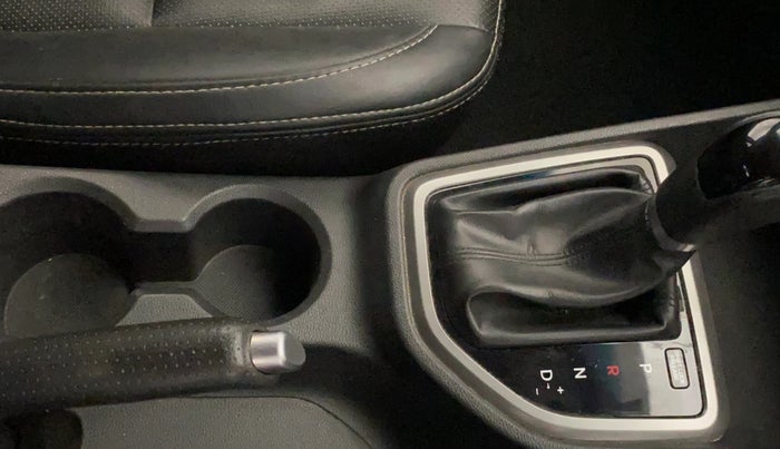 2017 Hyundai Creta SX PLUS AT 1.6 PETROL, Petrol, Automatic, 59,318 km, Gear Lever