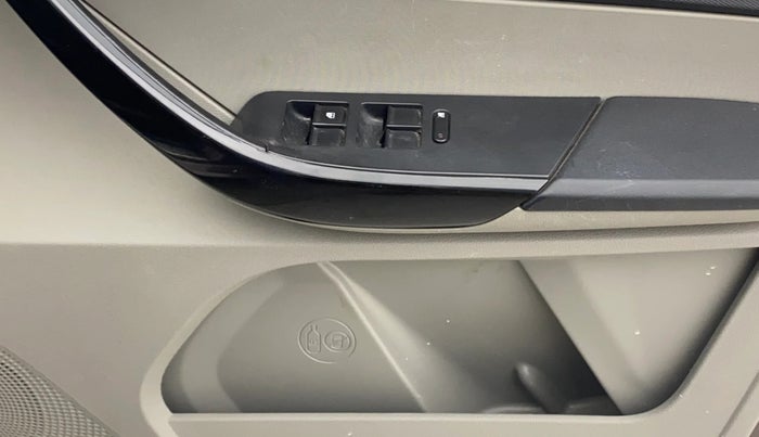 2018 Tata Tiago XZ PETROL, Petrol, Manual, 75,156 km, Driver Side Door Panels Control