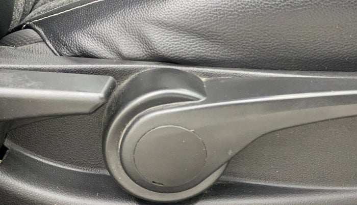 2018 Tata Tiago XZ PETROL, Petrol, Manual, 75,156 km, Driver Side Adjustment Panel