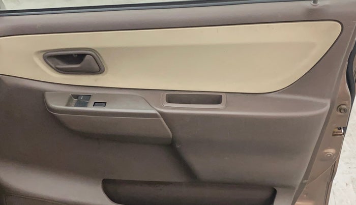 2013 Maruti Zen Estilo LXI CNG, CNG, Manual, 1,07,119 km, Driver Side Door Panels Control