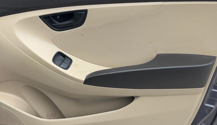 2015 Hyundai Eon ERA +, Petrol, Manual, 91,863 km, Driver Side Door Panels Control