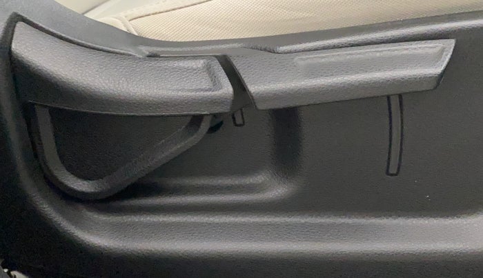 2022 KIA SELTOS HTK PLUS 1.5 IMT, Petrol, Manual, 45,851 km, Driver Side Adjustment Panel