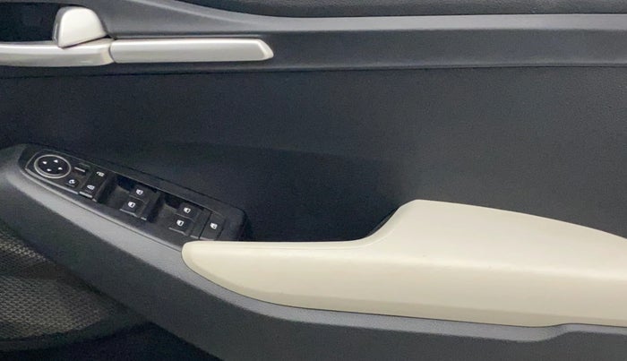 2022 KIA SELTOS HTK PLUS 1.5 IMT, Petrol, Manual, 45,851 km, Driver Side Door Panels Control