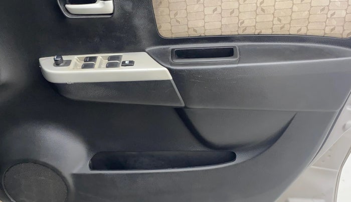 2014 Maruti Wagon R 1.0 VXI, Petrol, Manual, 58,412 km, Driver Side Door Panels Control