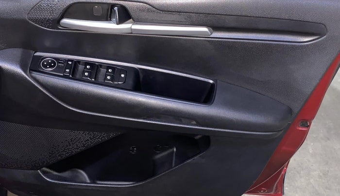 2021 KIA SONET HTK 1.2, Petrol, Manual, 34,904 km, Driver Side Door Panels Control