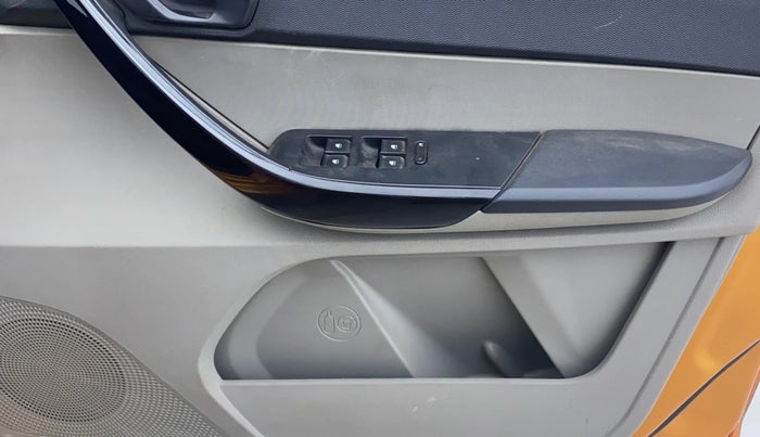 2017 Tata Tiago XT PETROL, Petrol, Manual, 23,837 km, Driver Side Door Panels Control