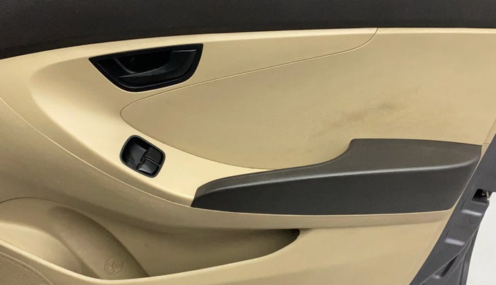 2017 Hyundai Eon ERA +, Petrol, Manual, 61,242 km, Driver Side Door Panels Control